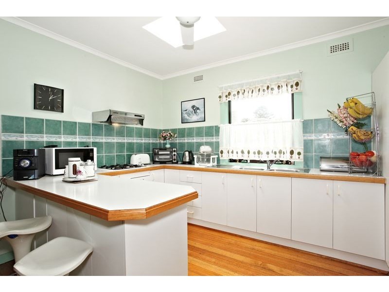 4 McLaren Avenue, Cranbourne VIC 3977