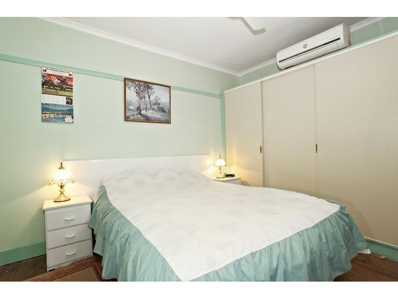 4 McLaren Avenue, Cranbourne VIC 3977