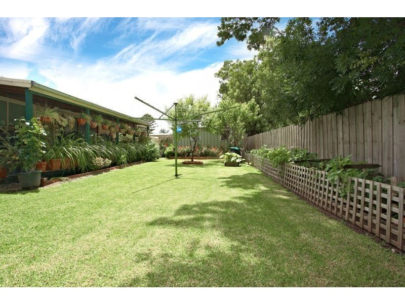 4 McLaren Avenue, Cranbourne VIC 3977