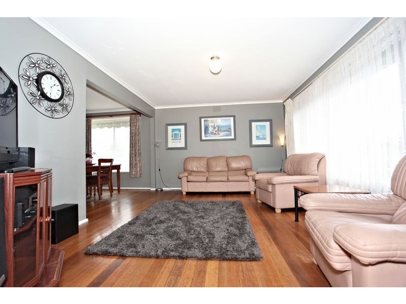 32 Spring Road, Junction Village VIC 3977