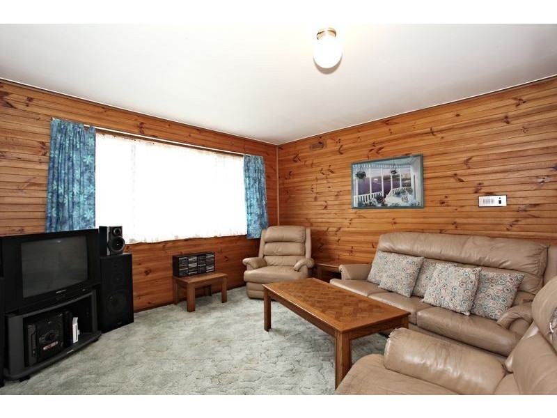 32 Spring Road, Junction Village VIC 3977