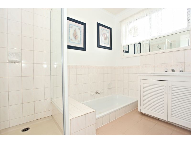 32 Spring Road, Junction Village VIC 3977