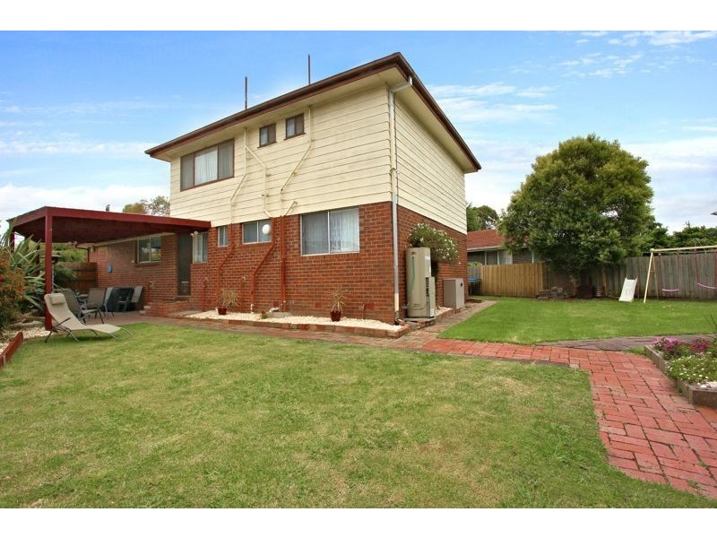 32 Spring Road, Junction Village VIC 3977