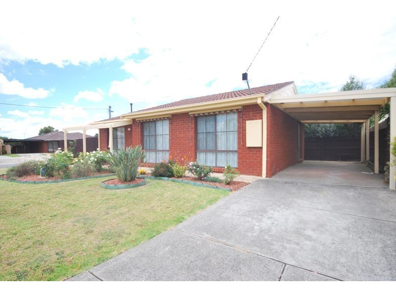 8A Marnie Drive, Cranbourne West VIC 3977
