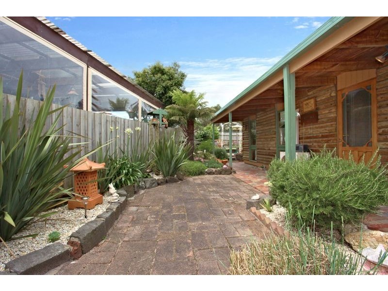 9 Rimfire Crescent, Cranbourne VIC 3977