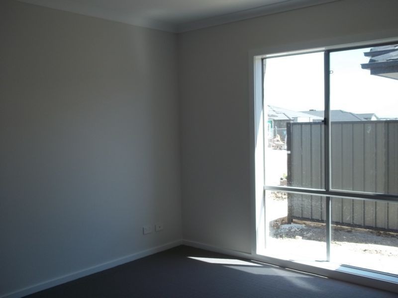 31 Connewara Crescent, Clyde VIC 3978