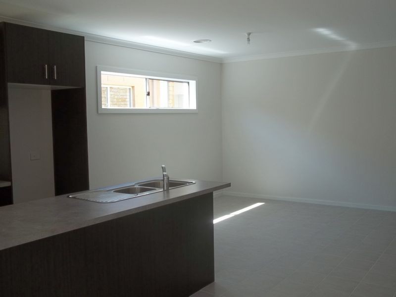 31 Connewara Crescent, Clyde VIC 3978