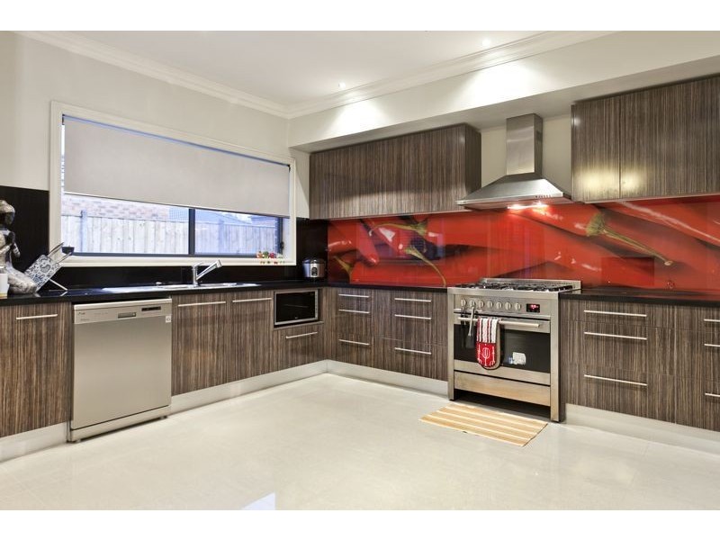 2 Ascent Drive, Cranbourne North VIC 3977