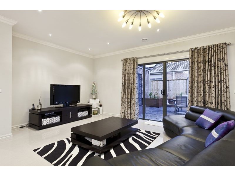 2 Ascent Drive, Cranbourne North VIC 3977