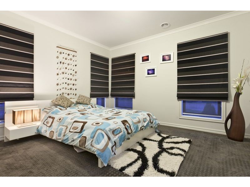 2 Ascent Drive, Cranbourne North VIC 3977