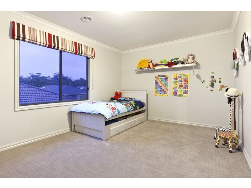 2 Ascent Drive, Cranbourne North VIC 3977