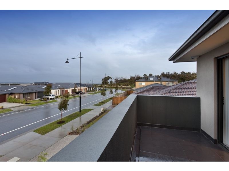 2 Ascent Drive, Cranbourne North VIC 3977