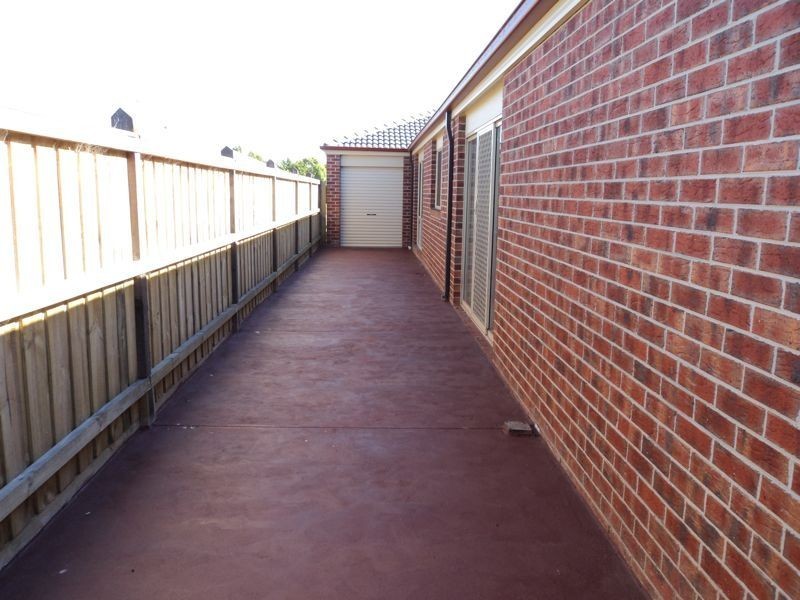 126 Linsell Boulevard, Cranbourne East VIC 3977