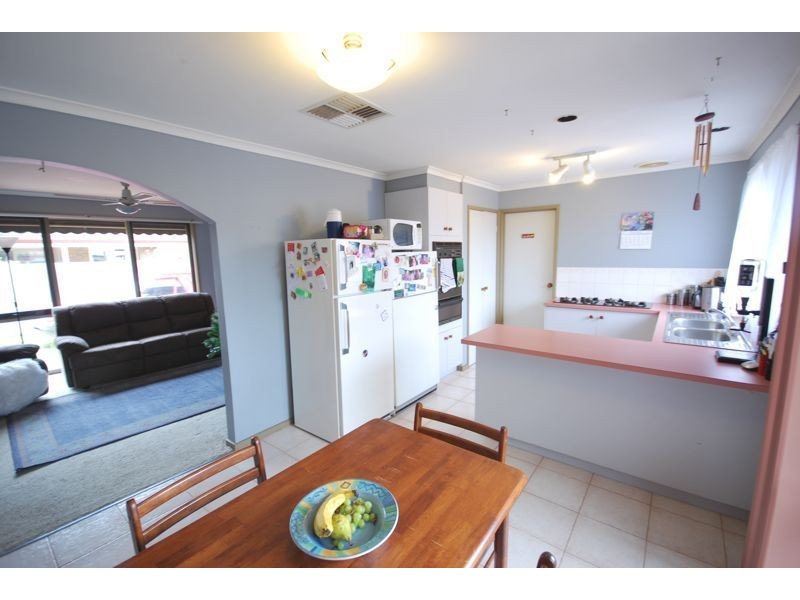 68 Gipps Crescent, Cranbourne North VIC 3977