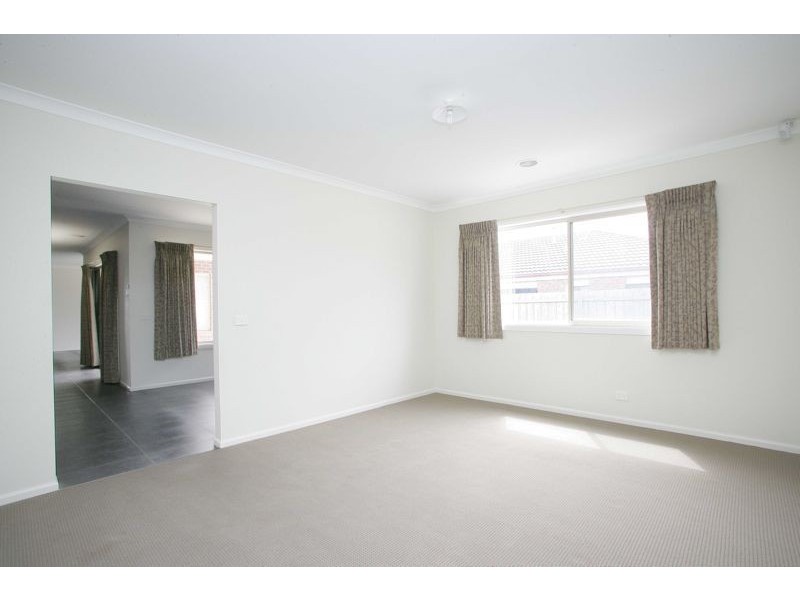 41 Ebony Street, Cranbourne VIC 3977
