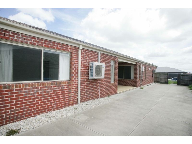 41 Ebony Street, Cranbourne VIC 3977