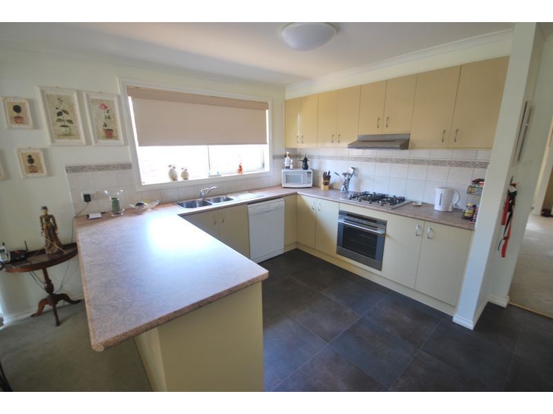 38 Raisell Road, Cranbourne West VIC 3977