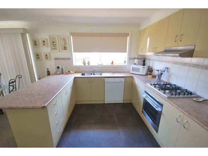 38 Raisell Road, Cranbourne West VIC 3977