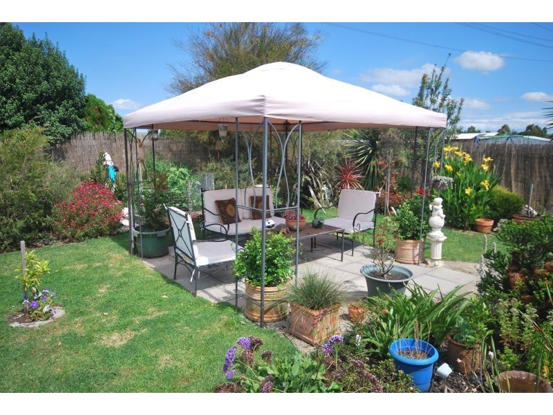 38 Raisell Road, Cranbourne West VIC 3977