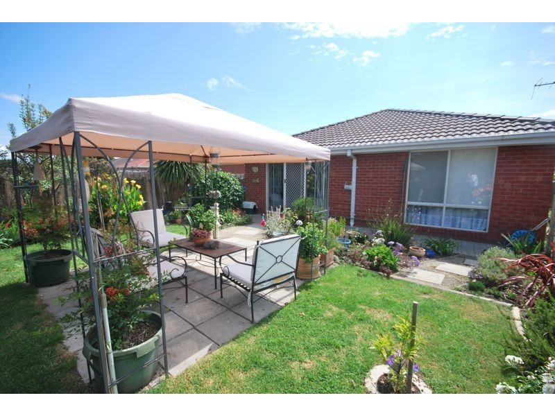 38 Raisell Road, Cranbourne West VIC 3977