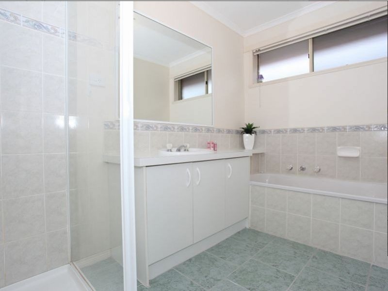 12 Cornwell Crescent, Cranbourne East VIC 3977