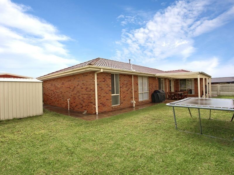 12 Cornwell Crescent, Cranbourne East VIC 3977