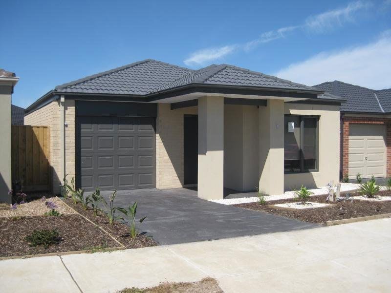 19 Autumn Fields Drive, Cranbourne North VIC 3977