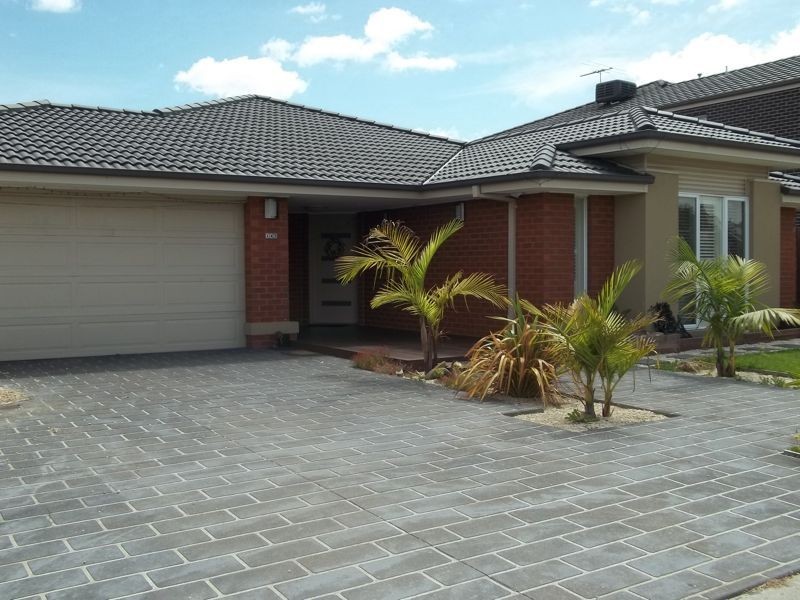 143 Rosebank Drive, Cranbourne North VIC 3977