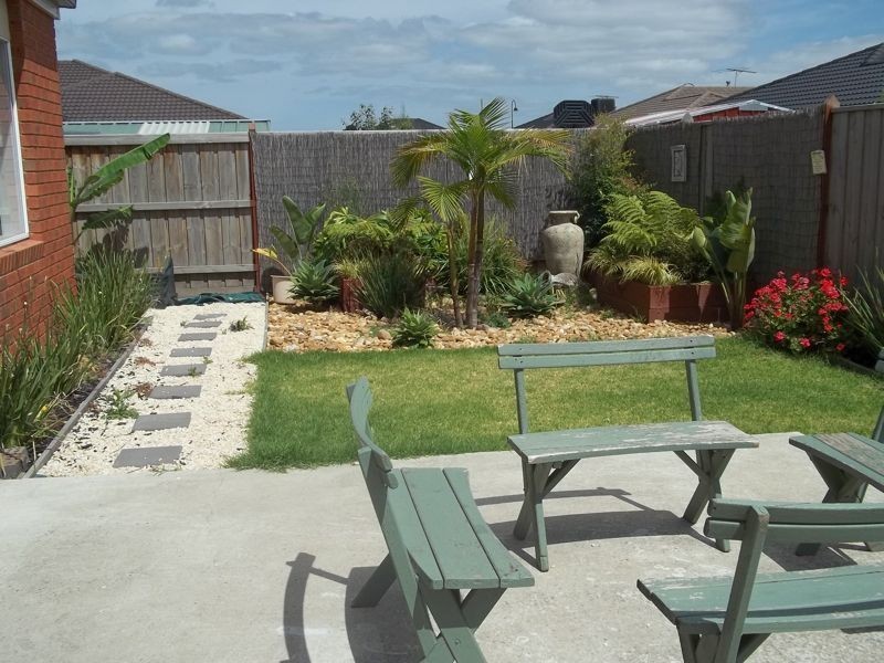 143 Rosebank Drive, Cranbourne North VIC 3977