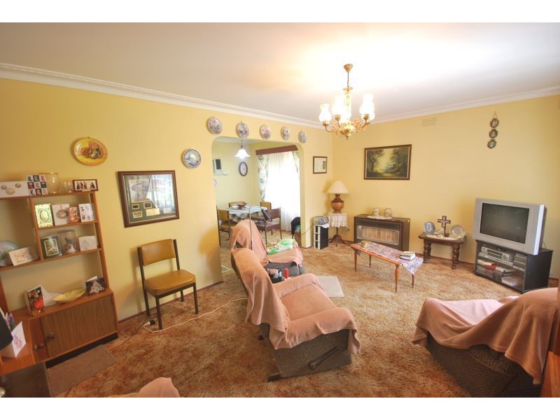 30 Loch Street, Cranbourne VIC 3977