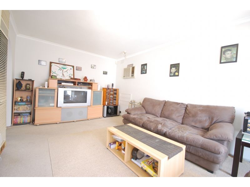 18 Fenfield Street, Cranbourne VIC 3977