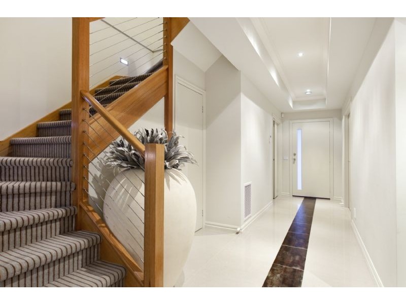 2 Ascent Drive, Cranbourne North VIC 3977