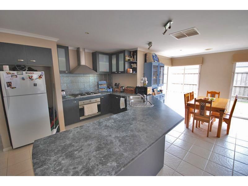 5 Derby Court, Cranbourne North VIC 3977
