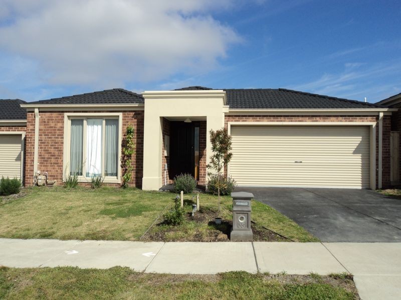 35 Evesham Street, Cranbourne North VIC 3977
