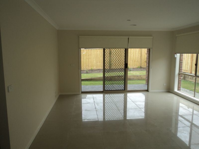 35 Evesham Street, Cranbourne North VIC 3977