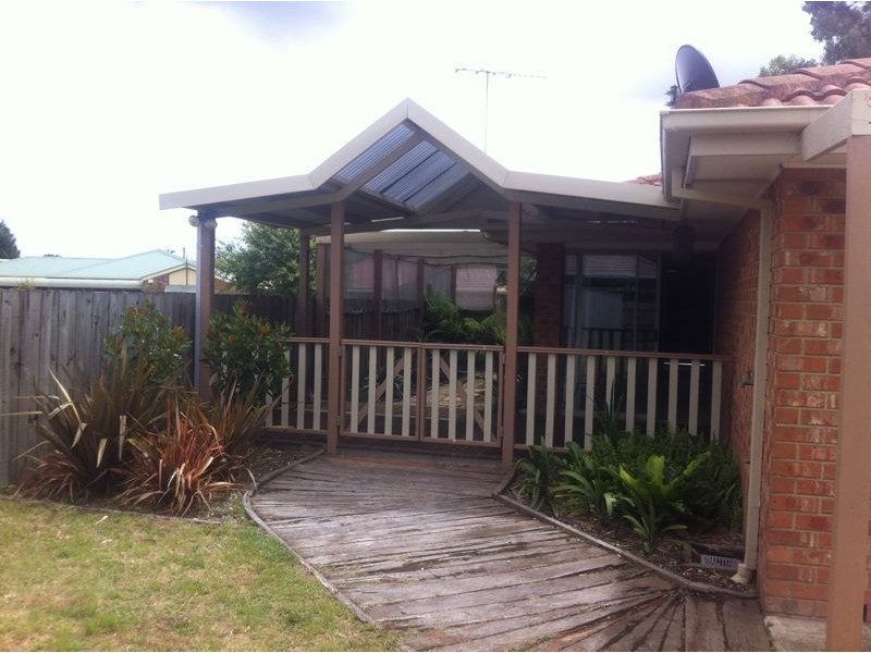 14 Godwin Crescent, Cranbourne North VIC 3977