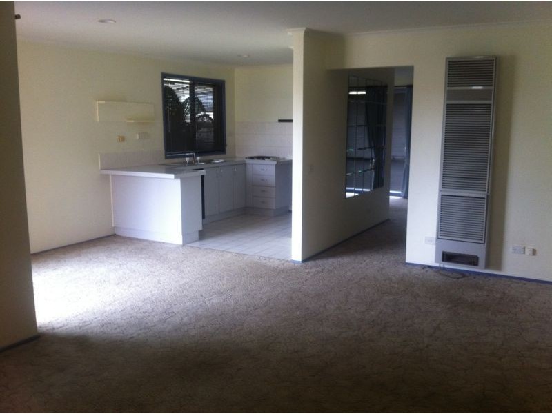 14 Godwin Crescent, Cranbourne North VIC 3977