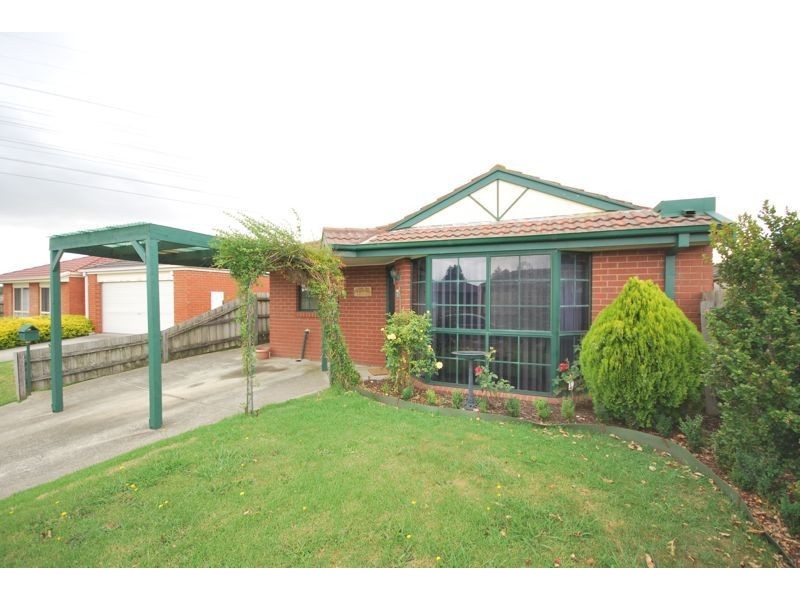 9 Isaac Court, Cranbourne West VIC 3977