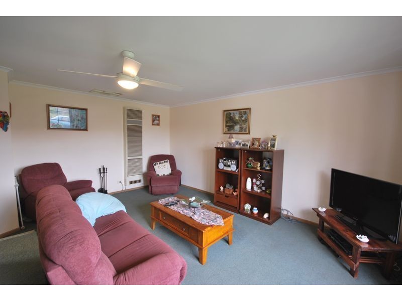 9 Isaac Court, Cranbourne West VIC 3977