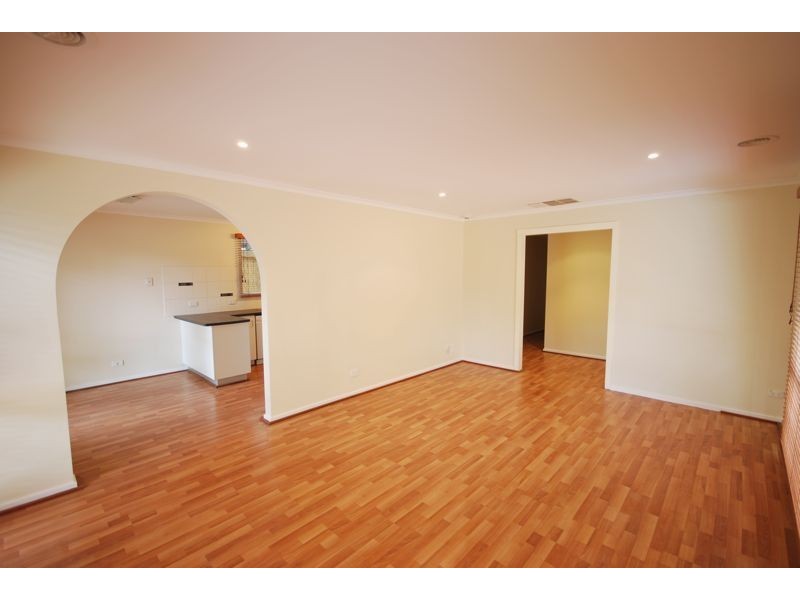 1/122 Circle Drive South, Cranbourne VIC 3977