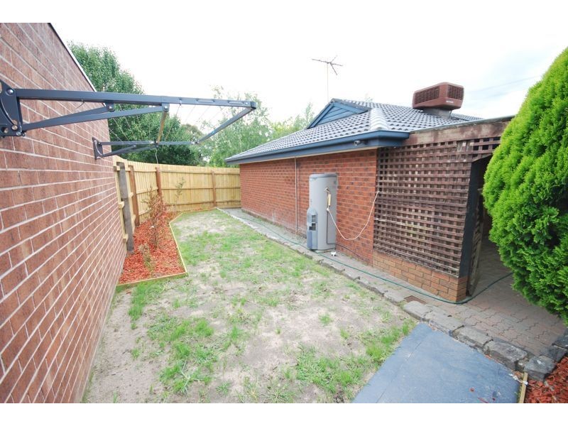 1/122 Circle Drive South, Cranbourne VIC 3977