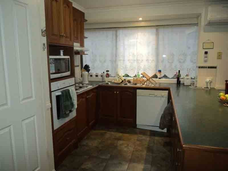 21 Scarborough Avenue, Cranbourne West VIC 3977