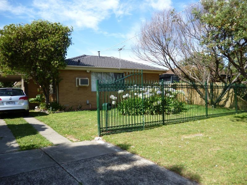 36 Chomley Street, Cranbourne VIC 3977