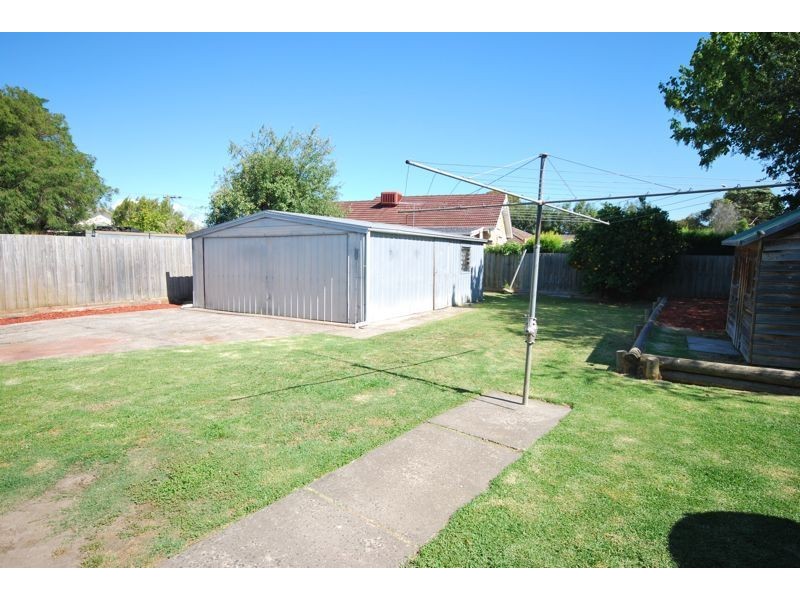 8 Cochrane Street, Cranbourne VIC 3977
