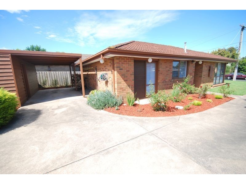 1/4 Damian Court, Cranbourne VIC 3977