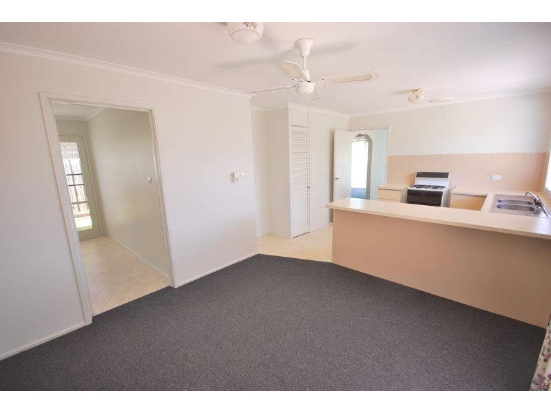1/4 Damian Court, Cranbourne VIC 3977
