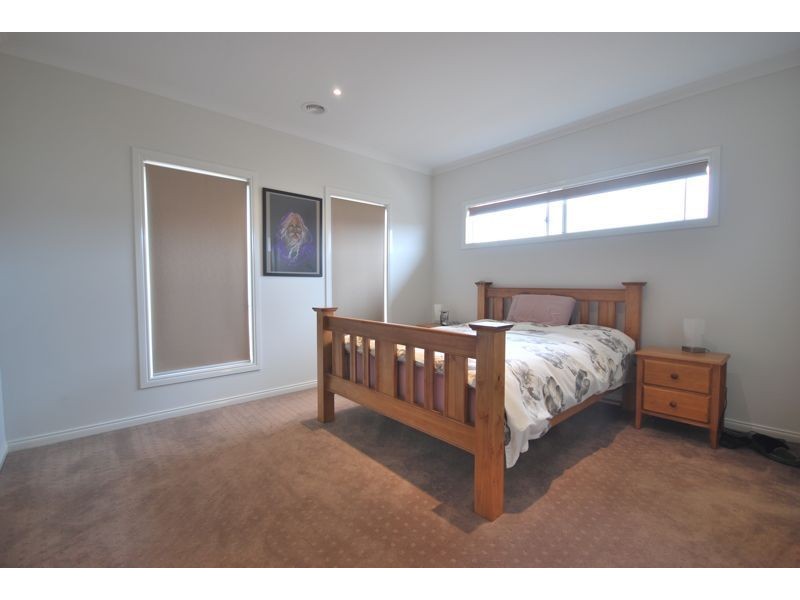 3 Moonlight Rise, Cranbourne East VIC 3977