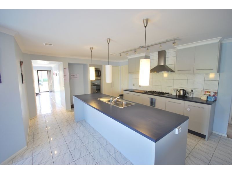 34 Boronia Avenue, Cranbourne VIC 3977