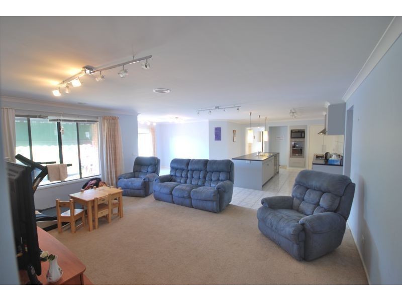 34 Boronia Avenue, Cranbourne VIC 3977