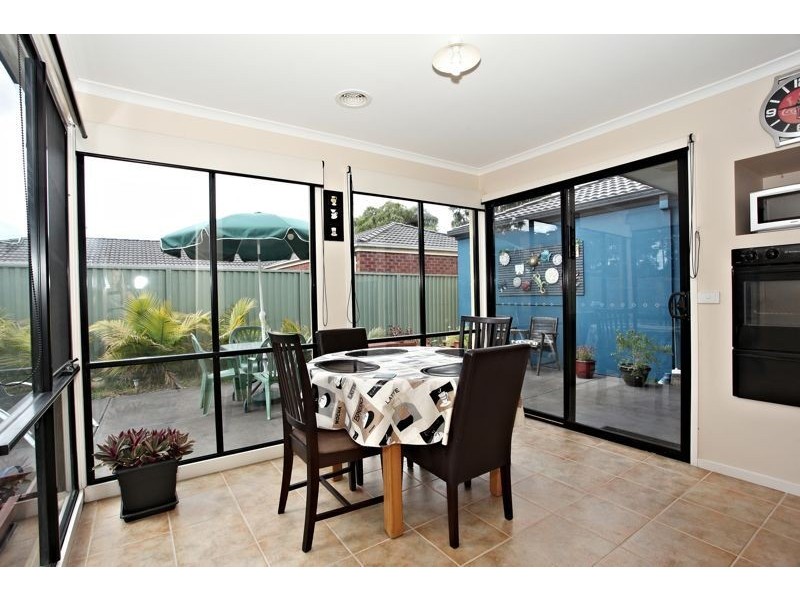 24 Greenock Crescent, Cranbourne East VIC 3977